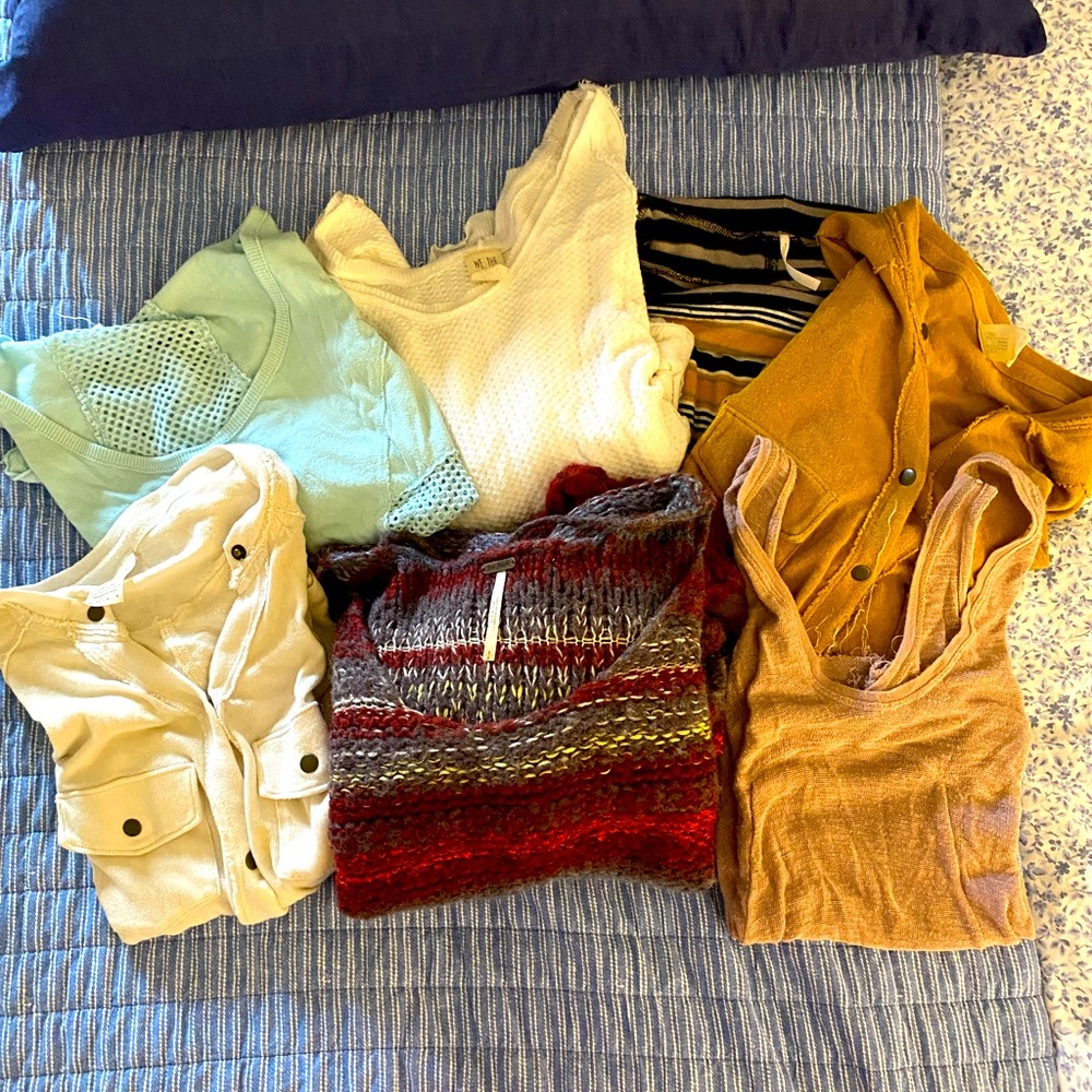 FREE PEOPLE BUNDLE SIX SHIRTS XS - SMALL